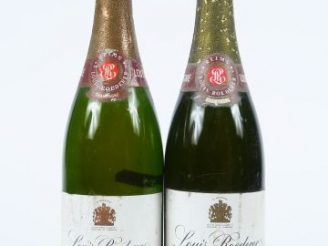 Vente aux enchères 2 BOUTEILLES CHAMPAGNE LOUIS ROEDERER