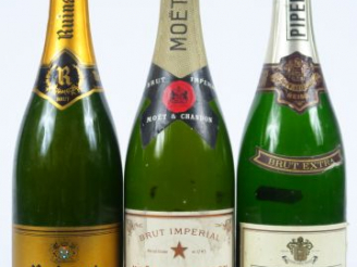 Vente aux enchères 3 BOUTEILLES CHAMPAGNE : 1 RUINART - 1 PIPER HEIDSIECK BRUT EXTRA - 1 