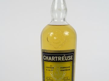 1 BOUTEILLE CHARTREUSE JAUNE TARRAGONE - PERIODE 1973/1985