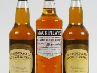 Vente aux enchères 3 BOUTEILLES WHISKY : 2 BLENDED SCOTCH WHISKY - 1 MACKINLAY'S