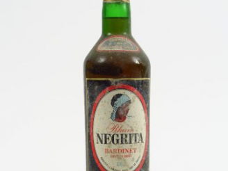 Vente aux enchères 1 VIEILLE BOUTEILLE RHUM NEGRITA