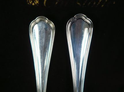 CHRISTOFLE. Ménagère en métal argenté, comprenant 12 couverts, 12 gran