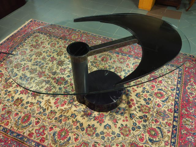 Table de salle à manger Cardin (?) plateau pivotant en verre et laque 