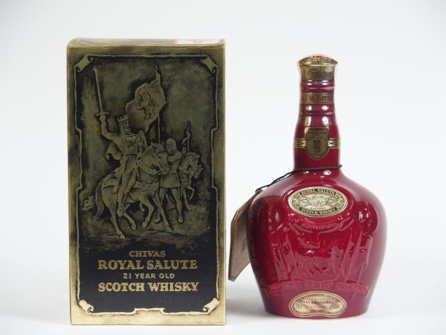 1 BOUTEILLE CHIVAS Blend	 Royal Salute	 70	cl 40	% - 		21ans