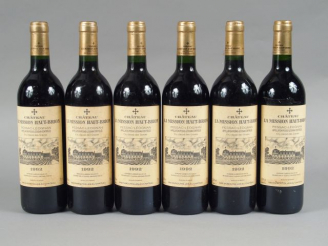 Vente aux enchères 6 BOUTEILLES CHÂTEAU LA MISSION HAUT BRION CC GRAVES - 1992 - ETLF