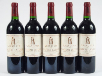 Vente aux enchères 5 BOUTEILLES CHÂTEAU LATOUR 1er GCC PAUILLAC - 1993 - ETLS