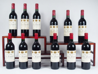 Vente aux enchères 12 BOUTEILLES CHÂTEAU CLOS FOURTET 1er GCC ST EMILION - 1994 - 2 ETLA/