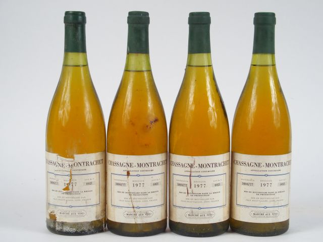 4 BOUTEILLES CHASSAGNE MONTRACHET BLANC J. BEAUVALLON - 1977 - 3 EA