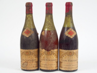 Vente aux enchères 3 BOUTEILLES CLOS VOUGEOT CH. NINOT - 1947 - 2 à 6 CM/1 à 7 CM PRESUME