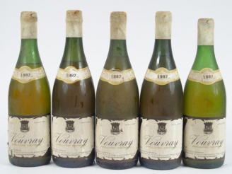 Vente aux enchères 5 BOUTEILLES VOUVRAY D. JARRY - 1987 - BS/2 à 4,5 CM/1 à 5 CM/BS