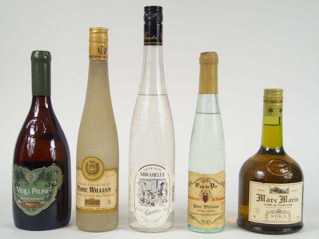 5 BOUTEILLES : 1 VIEILLE PRUNE GRANDE RESERVE VEDRENNE - 1 GRANDE EAU 