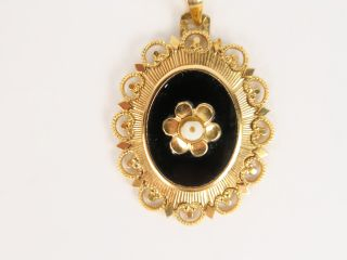 Vente aux enchères Pendentif Napoléon III en or, onyx et perle. 4 g tel