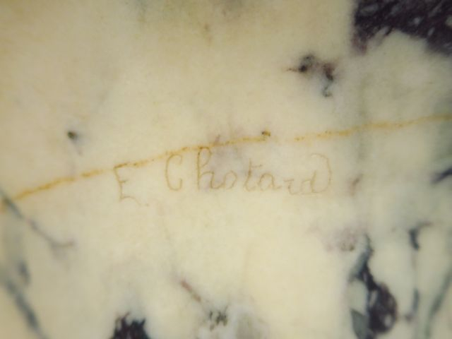 E. CHOTARD. "Jeune fille au fichu". Sculpture en marbre et albâtre, si