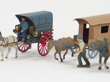 Lot de 4 petits attelages ravissants malheureusement repeints