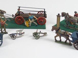 Lot de d'éléments de ferme plomb creux et aluminium comprenant : 4 att