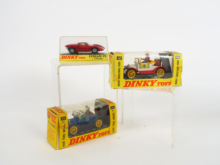 Lot de 3 miniatures Dinky Toys au 1/43e dont :  - Ferrari P5 ref. 220 