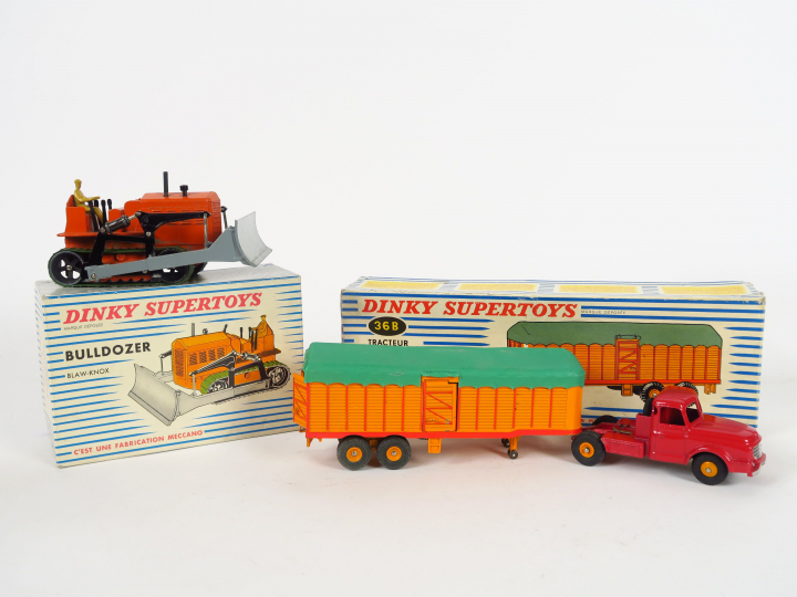 Lot de 2 Dinky Supertoys :  - 36B Tracteur Willème et semi remorque ba