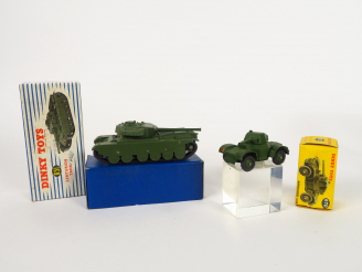 Vente aux enchères Lot de 2 miniatures Dinky Toys :  - Char d'assault Centurion ref. 651,