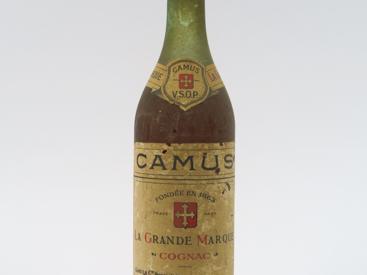 1 VIEILLE BOUTEILLE COGNAC 'LA GRANDE MARQUE' CAMUS - BS/ELA