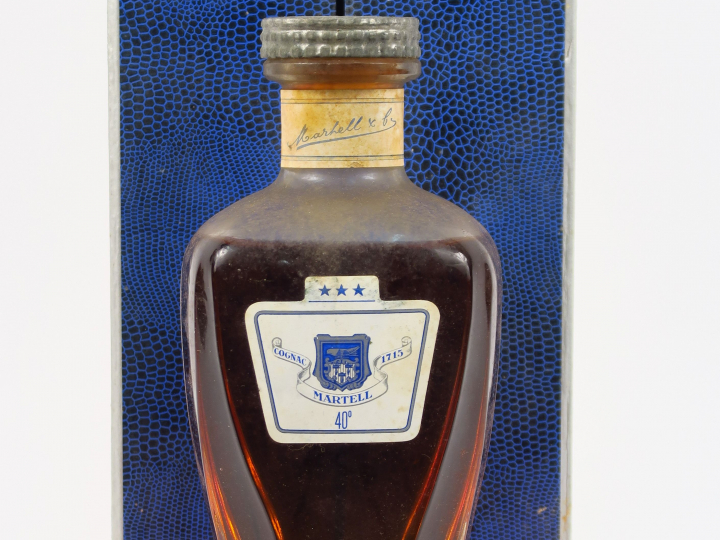 1 VIEILLE BOUTEILLE COGNAC MARTELL ETIQUETTE BLEUE - COFFRET