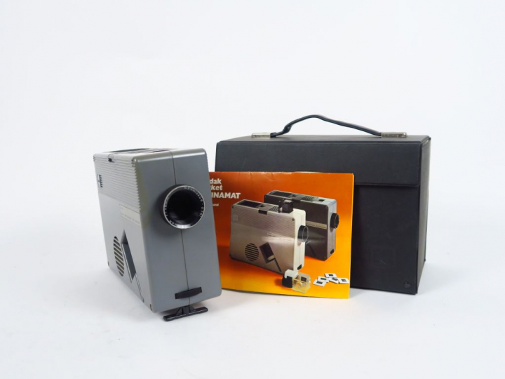 KODAK. Projecteur Retinamat Pocket modèle 610 avec câble, télécommande
