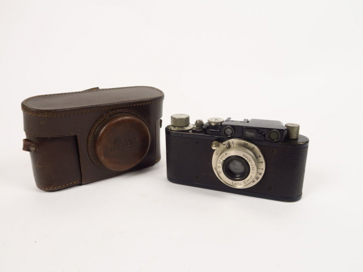 LEITZ. Leica II, noir numéro 75219. Objectif Elmar 3,5/50 mm sans numé