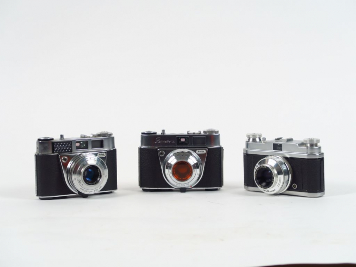 Trois appareils 24x36 :  - Kodak, Rétinette 1A. Objectif Reomar 2,8/45