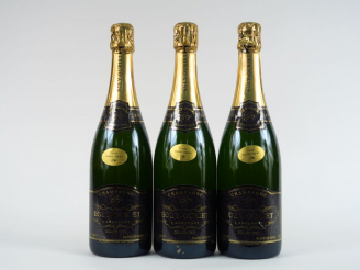 Vente aux enchères 3 BOUTEILLES CHAMPAGNE EGLY OURIET BLANC DE NOIRS GC 'CUVEE VIEILLES V