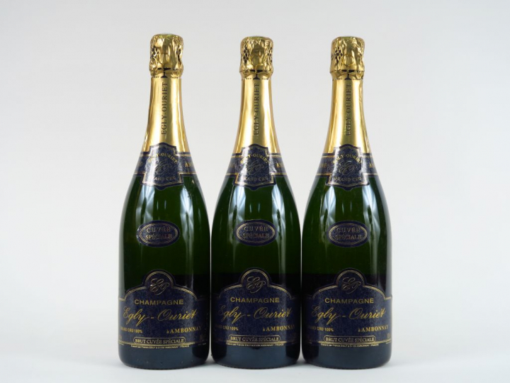 3 BOUTEILLES CHAMPAGNE EGLY OURIET BRUT GC 'CUVEE SPECIALE' - Passage 