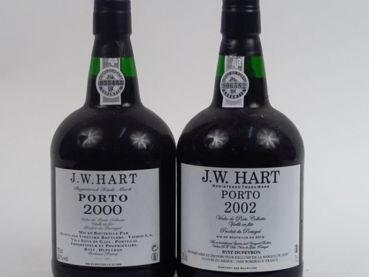 2 BOUTEILLES PORTO J.W. HART -  1 de 2000 MISE : 2008/1 de 2002 MISE :