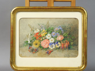 Vente aux enchères M. BOUQUET "Nature morte aux fleurs et au papillon" Aquarelle.  Signée