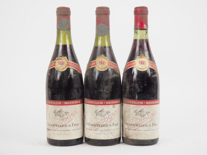 3 BOUTEILLES BOURGOGNE 'RESERVE' GEISWEILLER - 1961 - 2 CM/2 à 4 CM