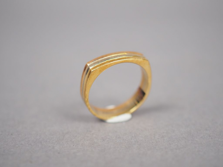 Bague trois ors.  TDD. 52 Poids. 4,54 g