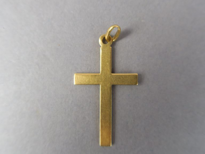 Croix en or jaune.  Poids. 2,50 gr