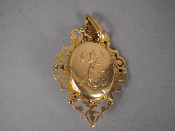 Pendentif porte-photo Napoléon III en or jaune, orné de six petits dia