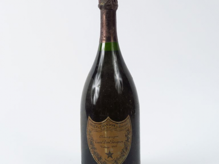 1 BOUTEILLE CHAMPAGNE DOM PERIGNON - 1969 - 1 CM SOUS LA COIFFE