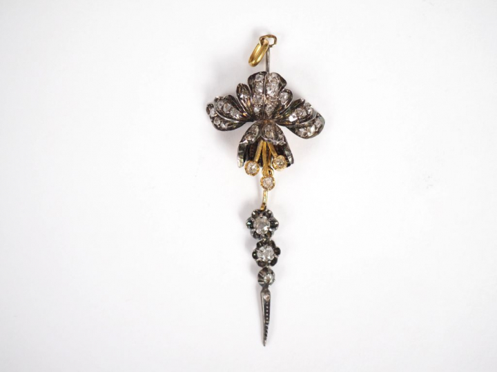 Pendentif articulé en argent et vermeil en forme de fleur, orné de dia