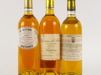 Vente aux enchères 3 BOUTEILLES SAUTERNES : 1 CHÂTEAU RAYMOND LAFON 1990 - 1 CHÂTEAU D'AR