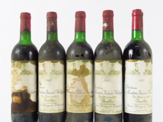 Vente aux enchères 5 BOUTEILLES CHÂTEAU MOUTON BARON PHILIPPE GCC PAUILLAC - 1974 - 2 LB/