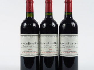 Vente aux enchères 3 BOUTEILLES CHÂTEAU HAUT BAILLY GCC GRAVES - 1996 - 1 BG