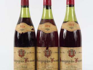 Vente aux enchères 3 BOUTEILLES SAVIGNY LES BEAUNE DUBOIS - 1978 - 1 à 3,5 CM/2 à 5 CM