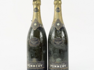 Vente aux enchères 2 BOUTEILLES CHAMPAGNE POMMERY - 1962 - BONS NIVEAUX