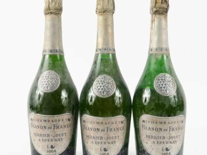 3 BOUTEILLES CHAMPAGNE PERRIER JOUET 'BLASON DE France' - 1964 - 1 BON