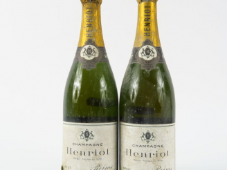 Vente aux enchères 2 BOUTEILLES CHAMPAGNE HENRIOT - BONS NIVEAUX
