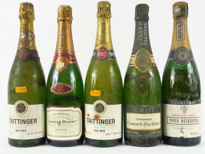 5 BOUTEILLES CHAMPAGNE : 2 TAITTINGER - 1 PIPER HEIDSIECK - 1 LAURENT 