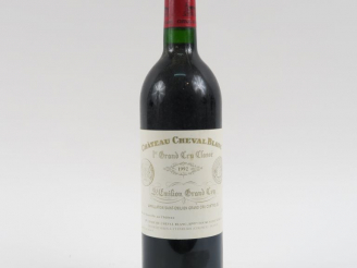 Vente aux enchères 1 BOUTEILLE CHÂTEAU CHEVAL BLANC 1er GCC ST EMILION - 1992 - BG+
