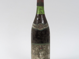 Vente aux enchères 1 BOUTEILLE VOLNAY 'CLOS DES CHÊNES' MOILLARD - 1964 - 2,5 CM/ES