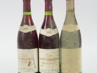 Vente aux enchères 3 BOUTEILLES DOMAINE LES PERRIERES : 1 GEVREY CHAMBERTIN - 2 BOURGOGNE