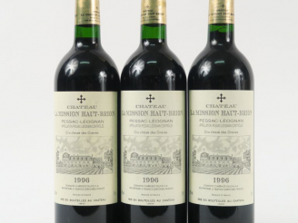 Vente aux enchères 3 BOUTEILLES CHÂTEAU LA MISSION HAUT BRION GCC GRAVES - 1996