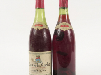 Vente aux enchères 2 BOUTEILLES CLOS DE LA ROCHE J. HENRY REMY - 1957 - 1 à 2,5 CM/1 à 5,